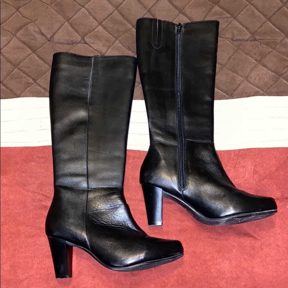 Black heel boots!